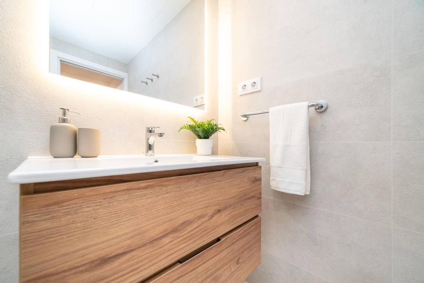 Soler Apartments Sant Adria de Besos Bagian luar foto