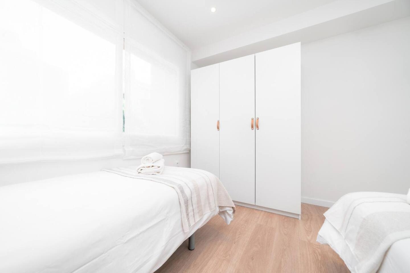 Soler Apartments Sant Adria de Besos Bagian luar foto